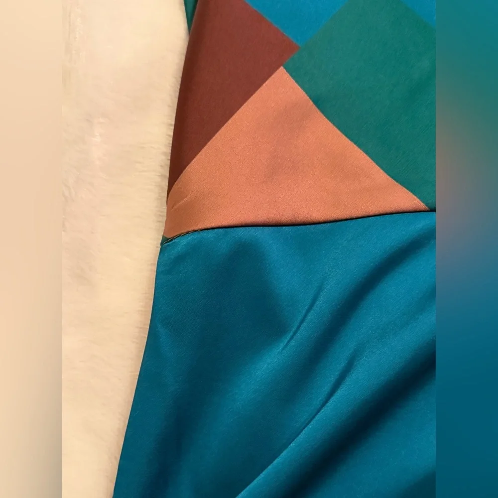 Express Multicolor Wrap Top - Picture 4 of 8